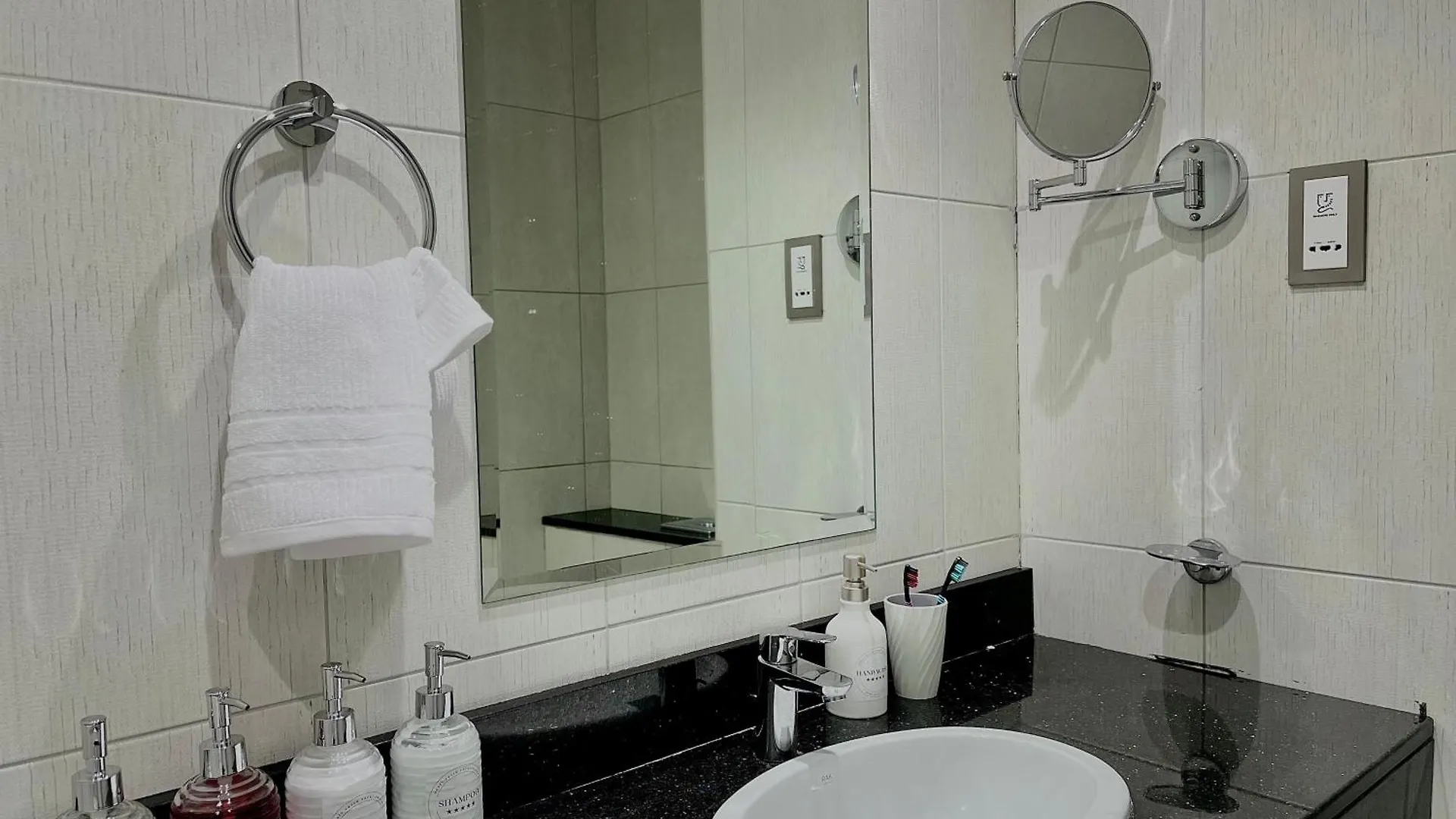 Top Floor Luxurious Apt In Jvc, Near Marina Dubai United Arab Emirates