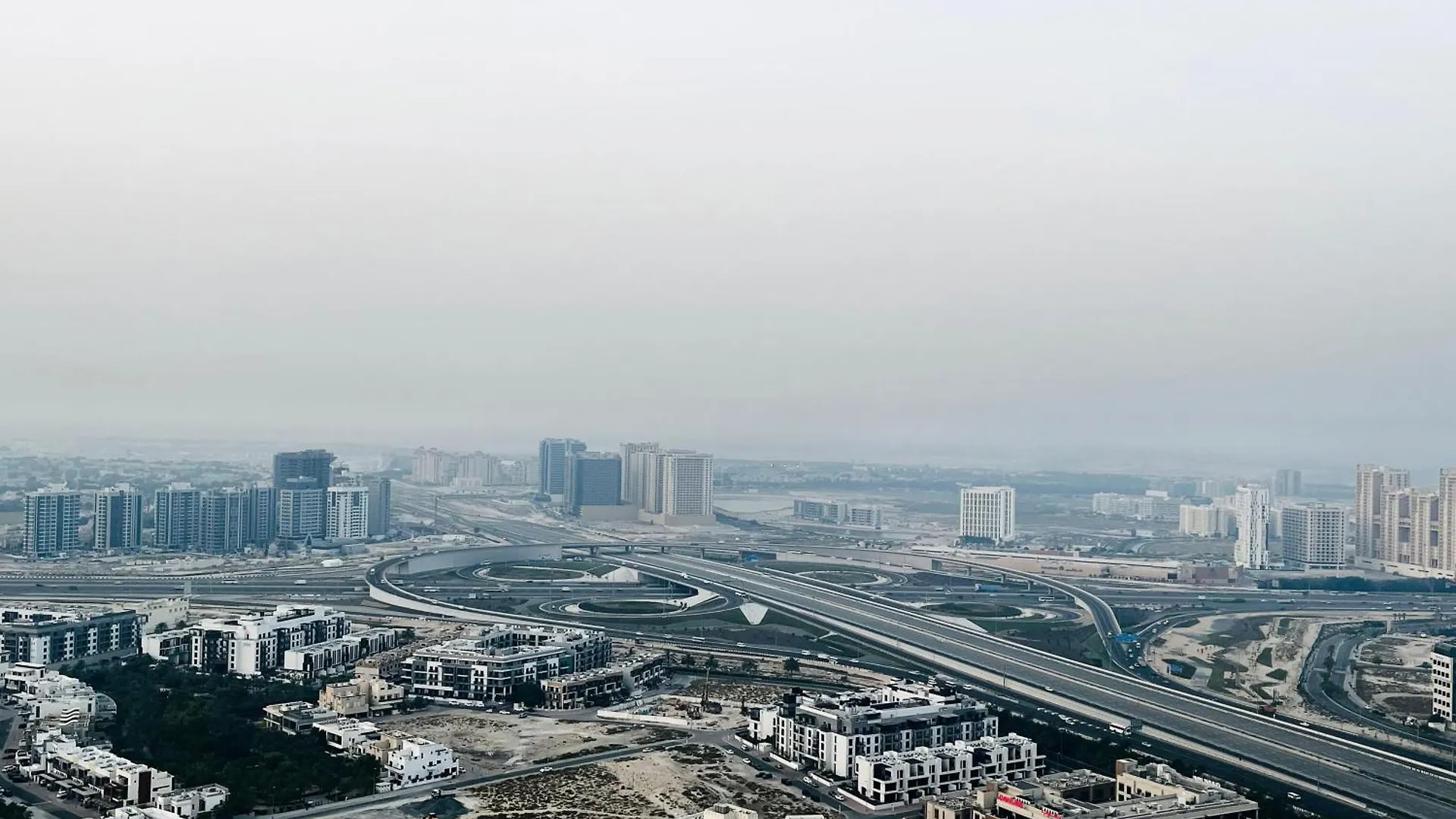Top Floor Luxurious Apt In Jvc, Near Marina Dubai Apartment