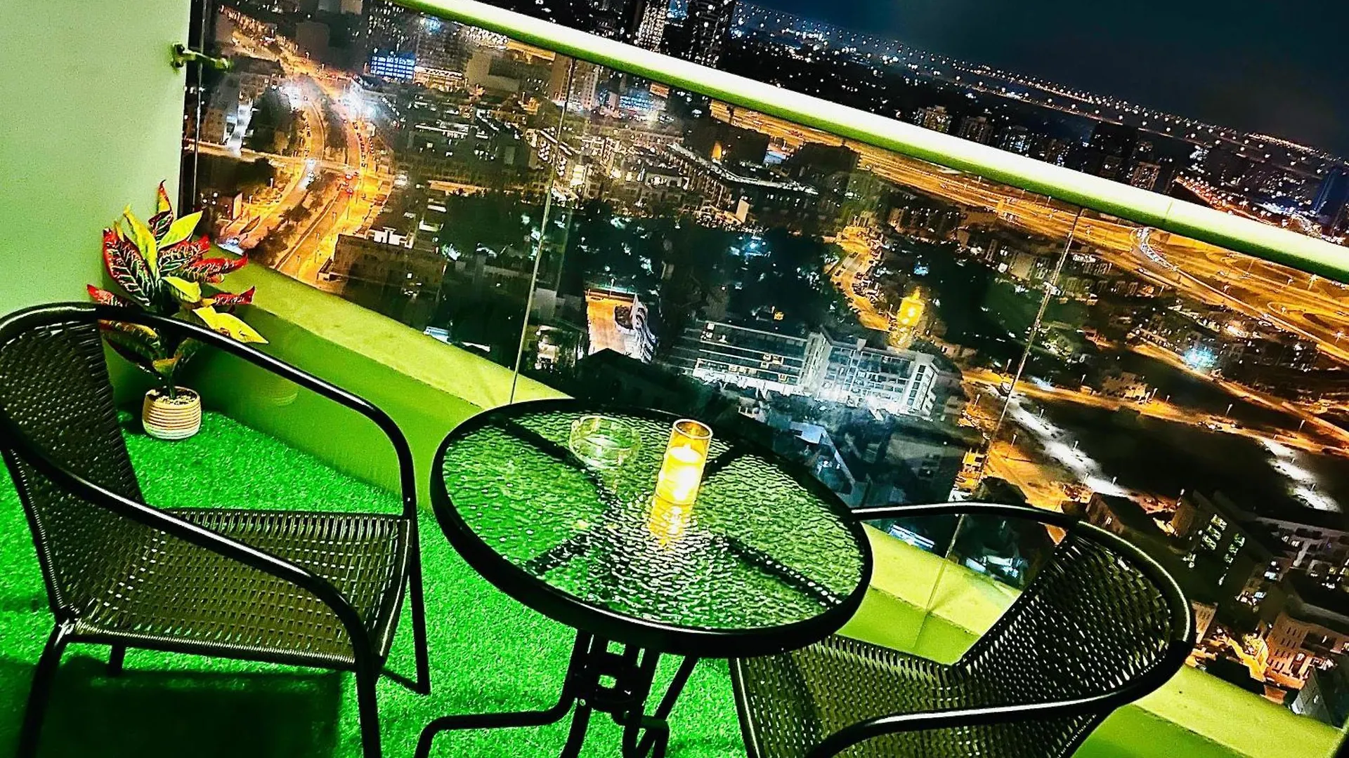 Top Floor Luxurious Apt In Jvc, Near Marina Dubai 0*,