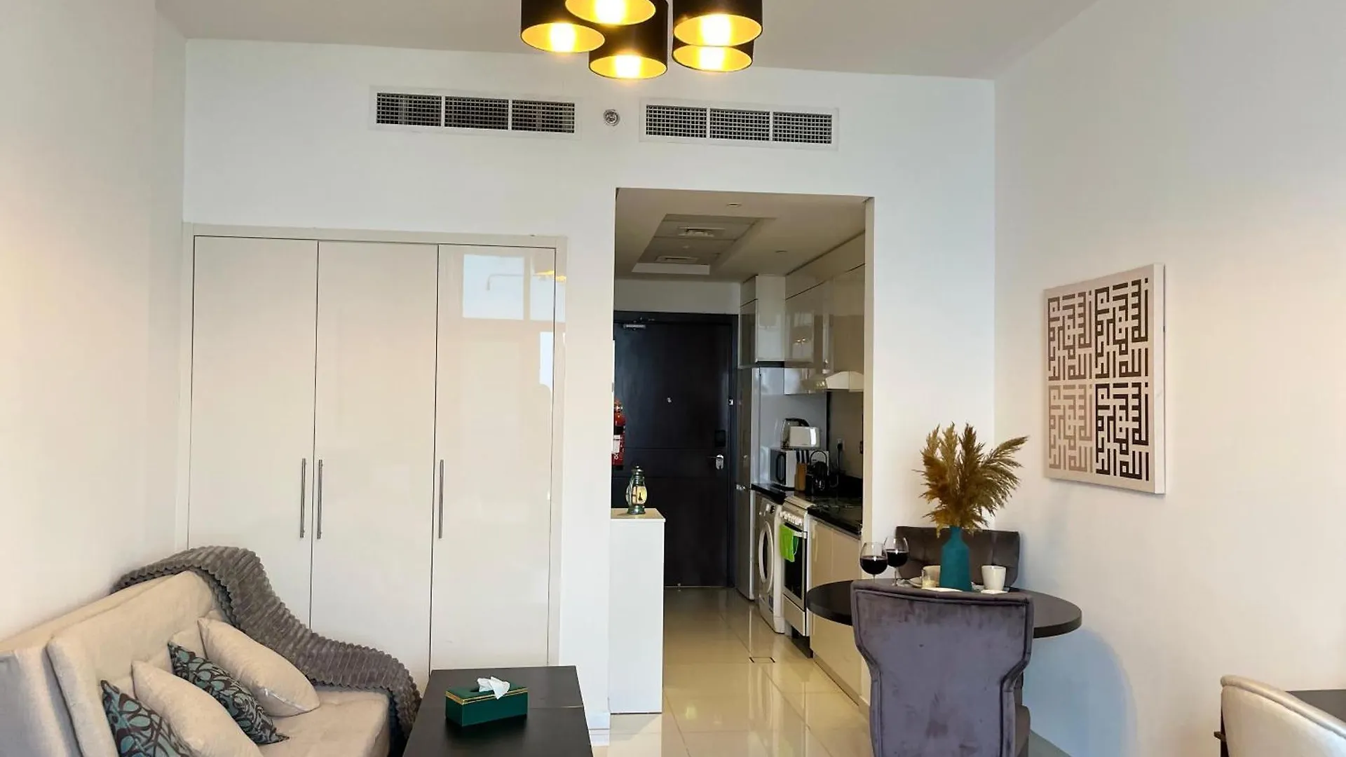 Top Floor Luxurious Apt In Jvc, Near Marina Dubai Apartment