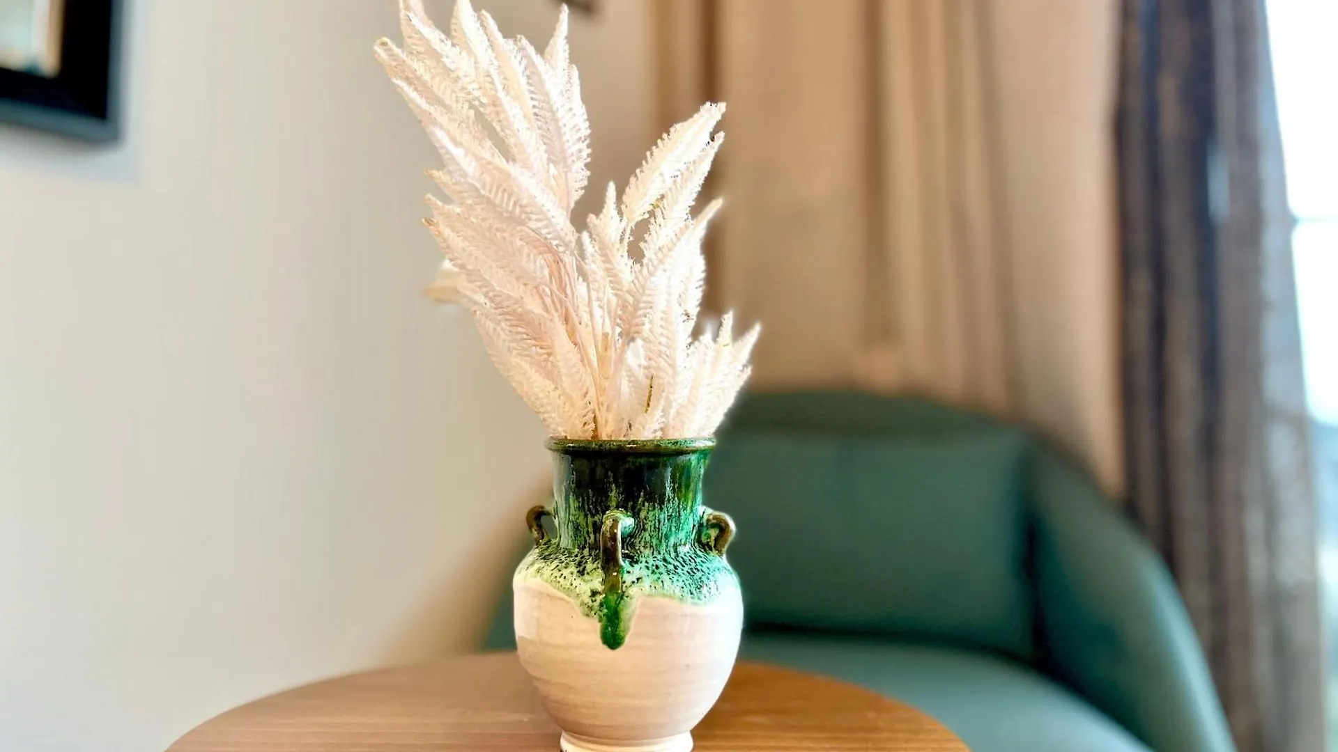 Top Floor Luxurious Apt In Jvc, Near Marina Dubai